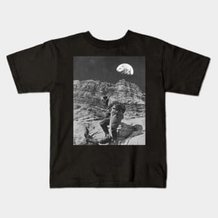 Crystal hunting Kids T-Shirt